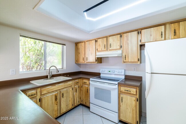 Building Photo - 2847 E Acoma Dr