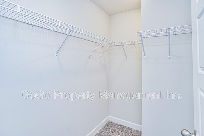 Building Photo - 126 Telford Dr