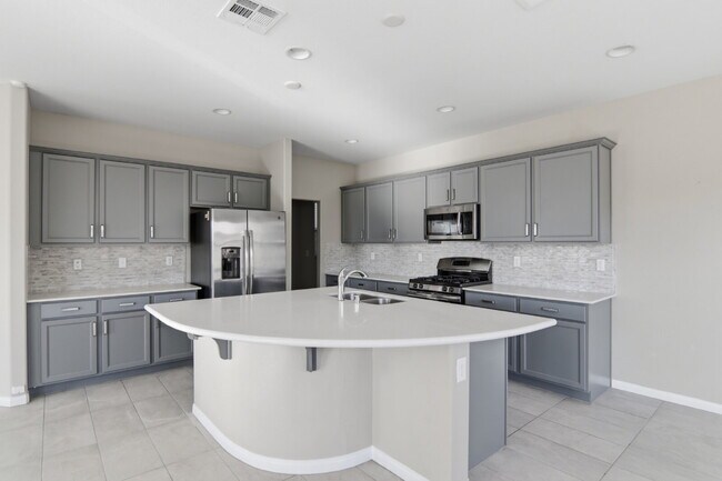 Building Photo - 3158 Molinos Dr