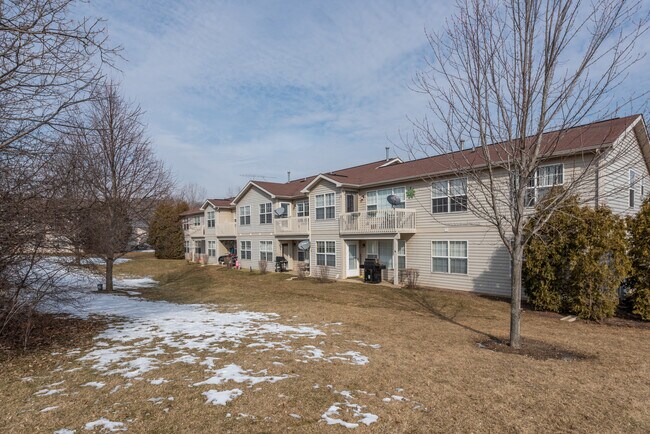 Building Photo - 974 N Village Dr