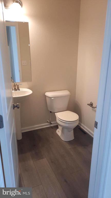 Building Photo - 930 Admiral's Quay Dr