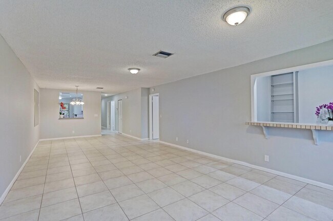 Building Photo - 3011 SW 21st Terrace