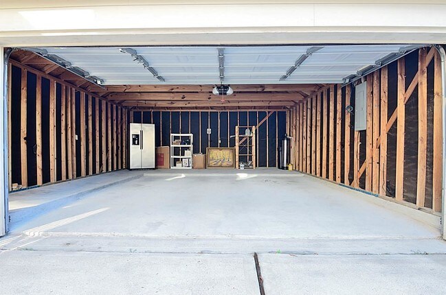 Building Photo - 20919 Field Manor Ln
