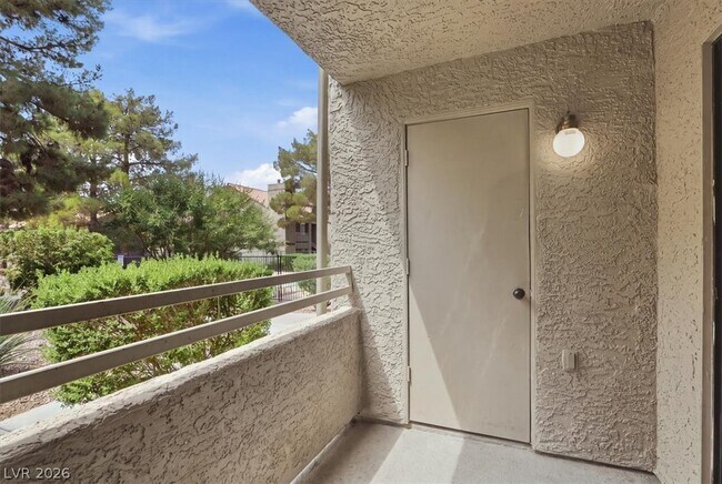 Building Photo - 5042 S Rainbow Blvd