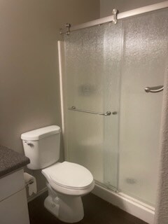 Master shower - 1295 N Ash St