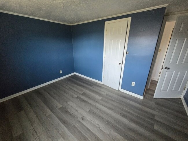 Building Photo - Lenoir 3/1 Close to J.E. Broyhill Park