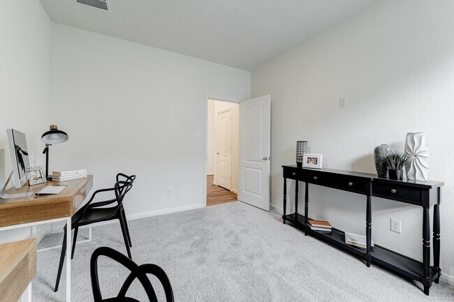 Building Photo - 2034 Domeniko Dr