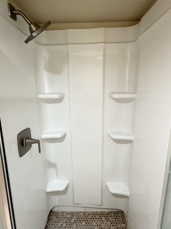 Building Photo - 925 Wilson Ave S