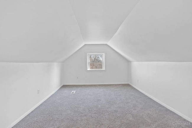 Building Photo - Newly renovated! Available now!!!