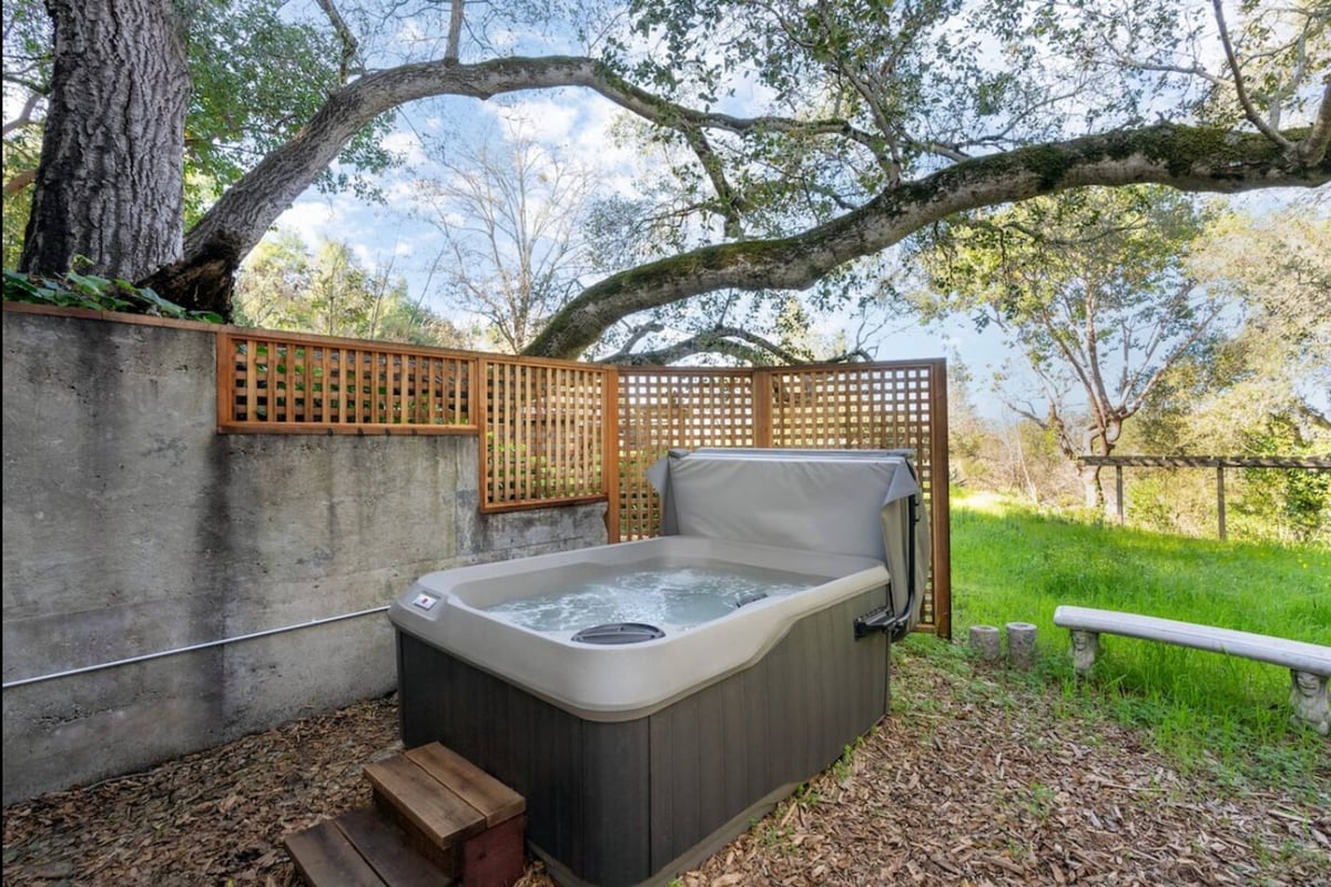 Building Photo - 1596 Ronne Dr