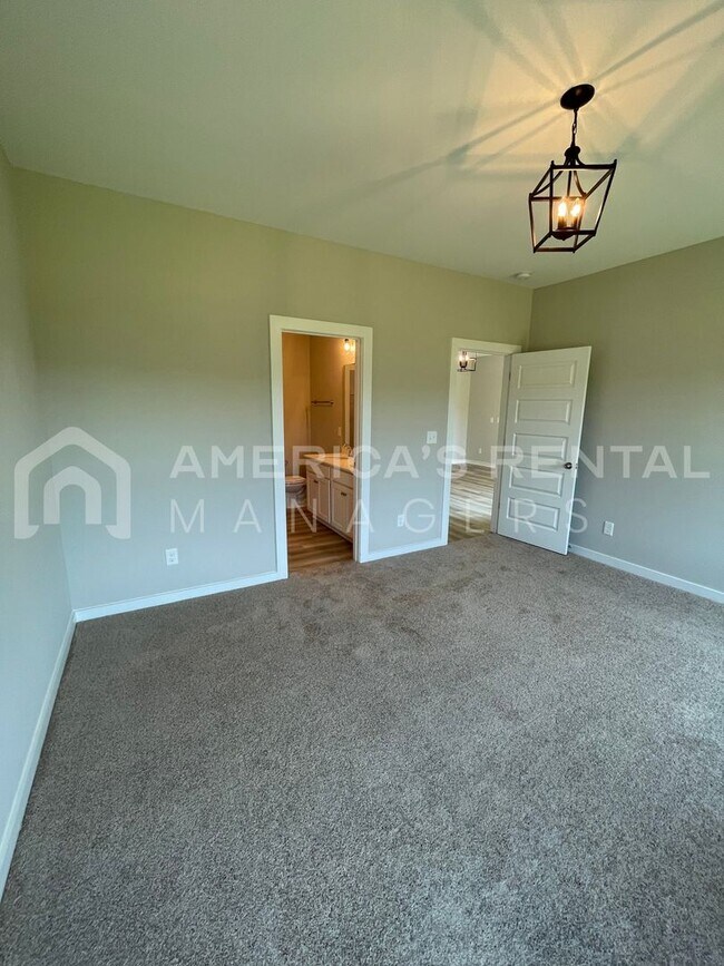 Building Photo - Home for Rent in Meridianville, AL!!! Avai...