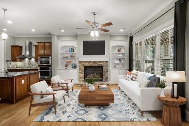 Building Photo - 395 Laurent St NW