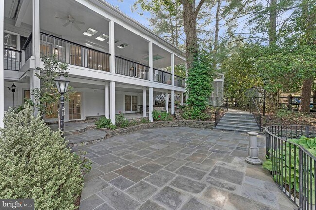 Building Photo - 10034 Scenic View Terrace