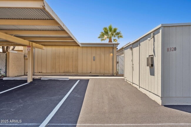 Building Photo - 8320 E Chaparral Rd