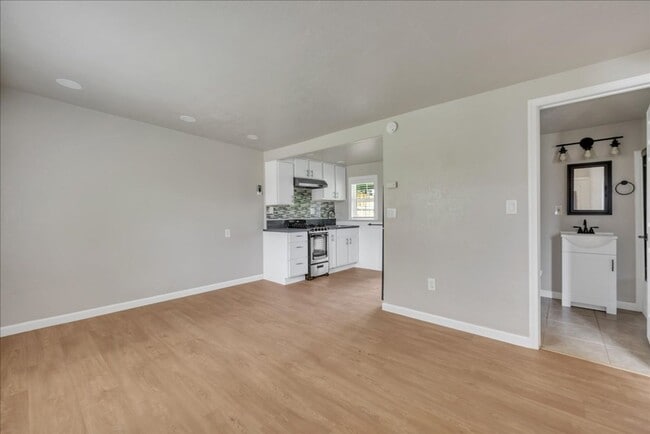 Building Photo - 7717-7717 Cologne Ln