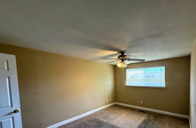 Building Photo - 62 Condor Cir
