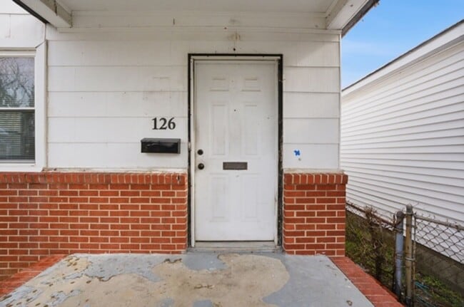 Building Photo - 126 Ash Ave