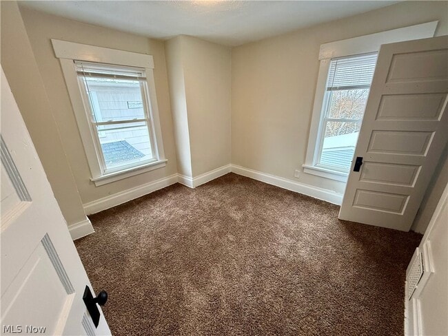 Building Photo - 39 N Balch St