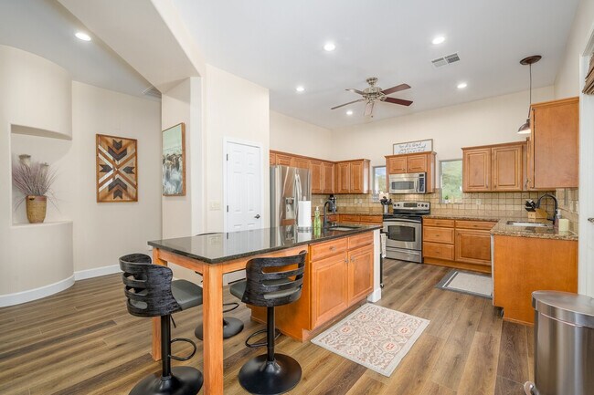 Building Photo - 39609 N 2nd Way