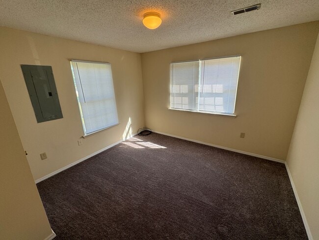 Building Photo - 3 Bedroom House in East Tarboro