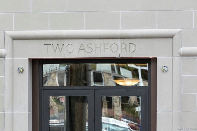Building Photo - 2 Ashford Ave