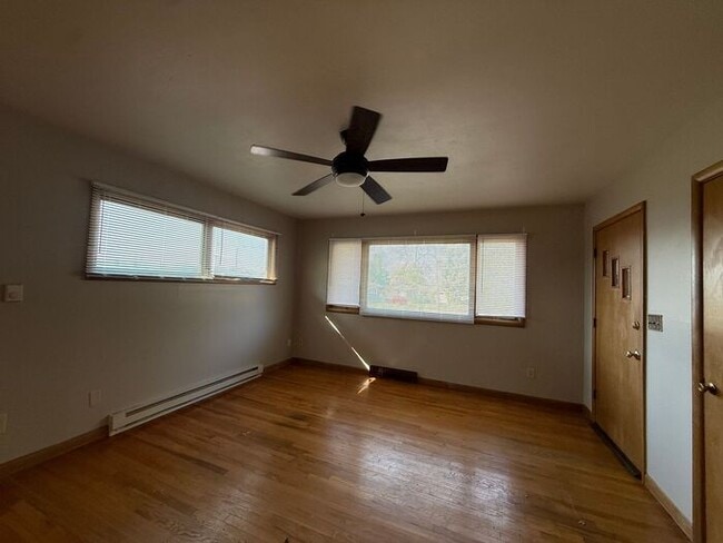 Building Photo - $1,600 | 3 Bedroom, 1 Bathroom House | No Pets | Available for Immediate Move In!