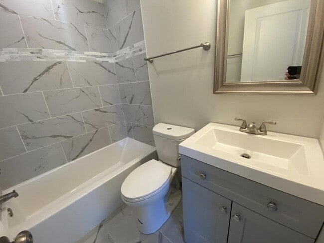 Building Photo - 3436 Leverton Ave