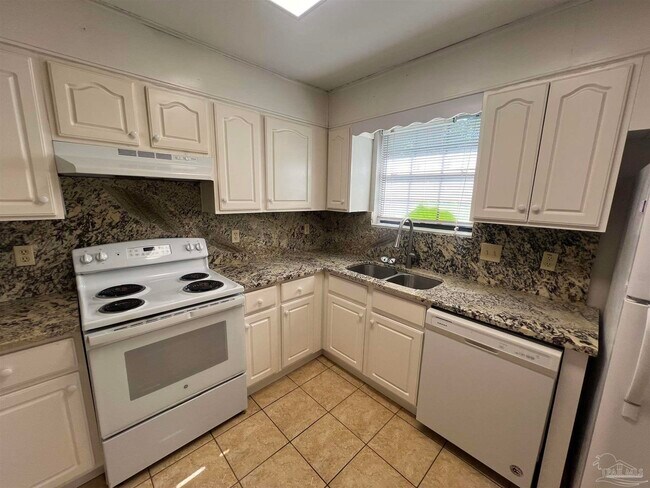 Building Photo - 842 Amberway Dr