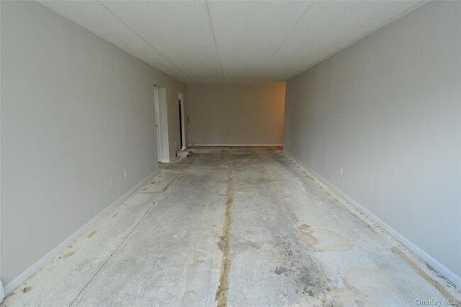 Building Photo - 1 Consulate Dr
