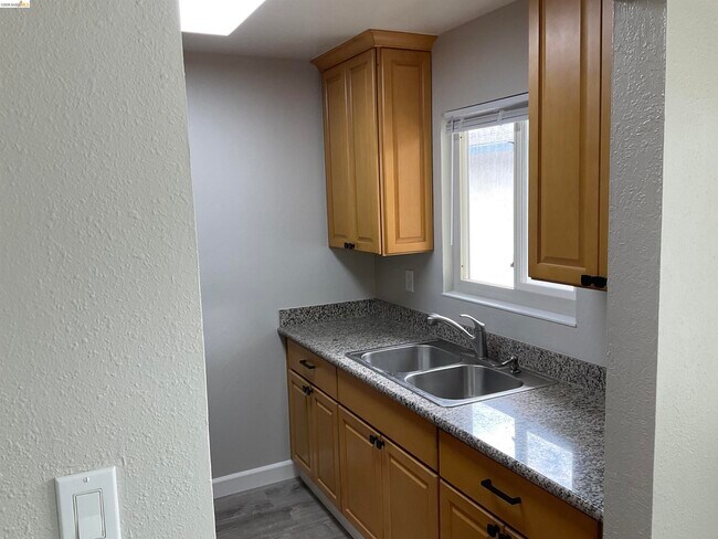 Building Photo - 2308 Lemontree Way