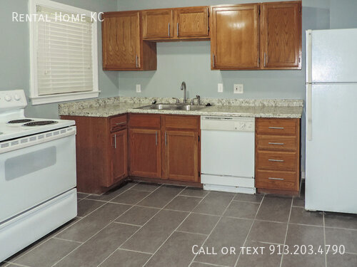 Building Photo - 6325 Santa Fe Dr