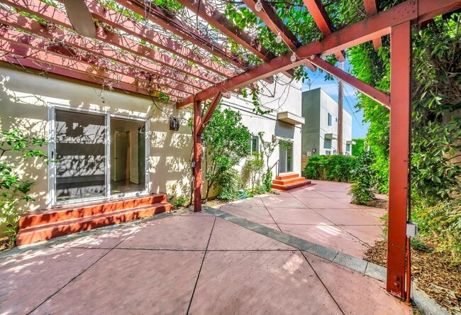 Building Photo - Modern 4-Bedroom Home in Prime West LA | Walkable, Spacious & Move-In Ready