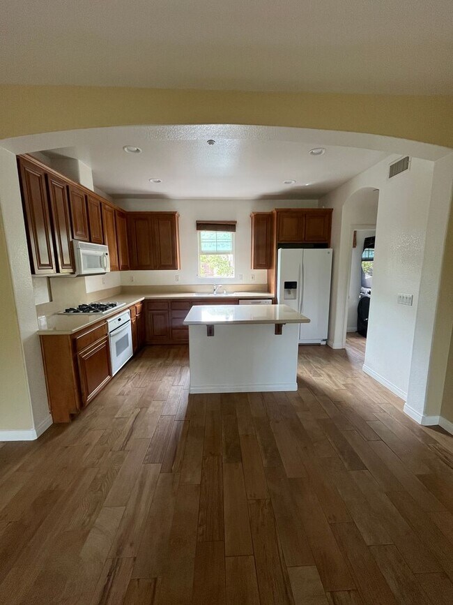 Building Photo - 2544 Escala Cir