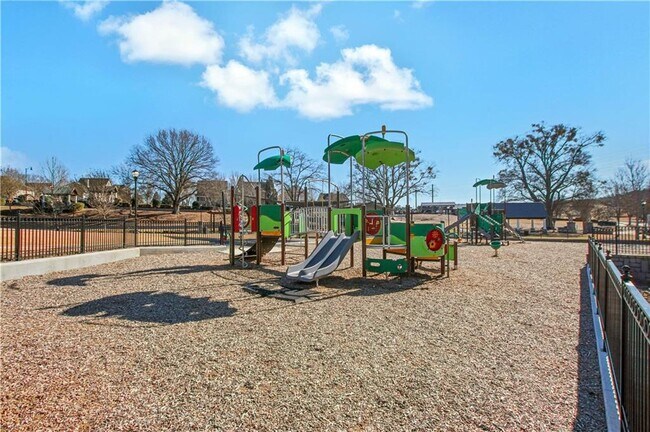 Building Photo - 1954 Sanford Dr