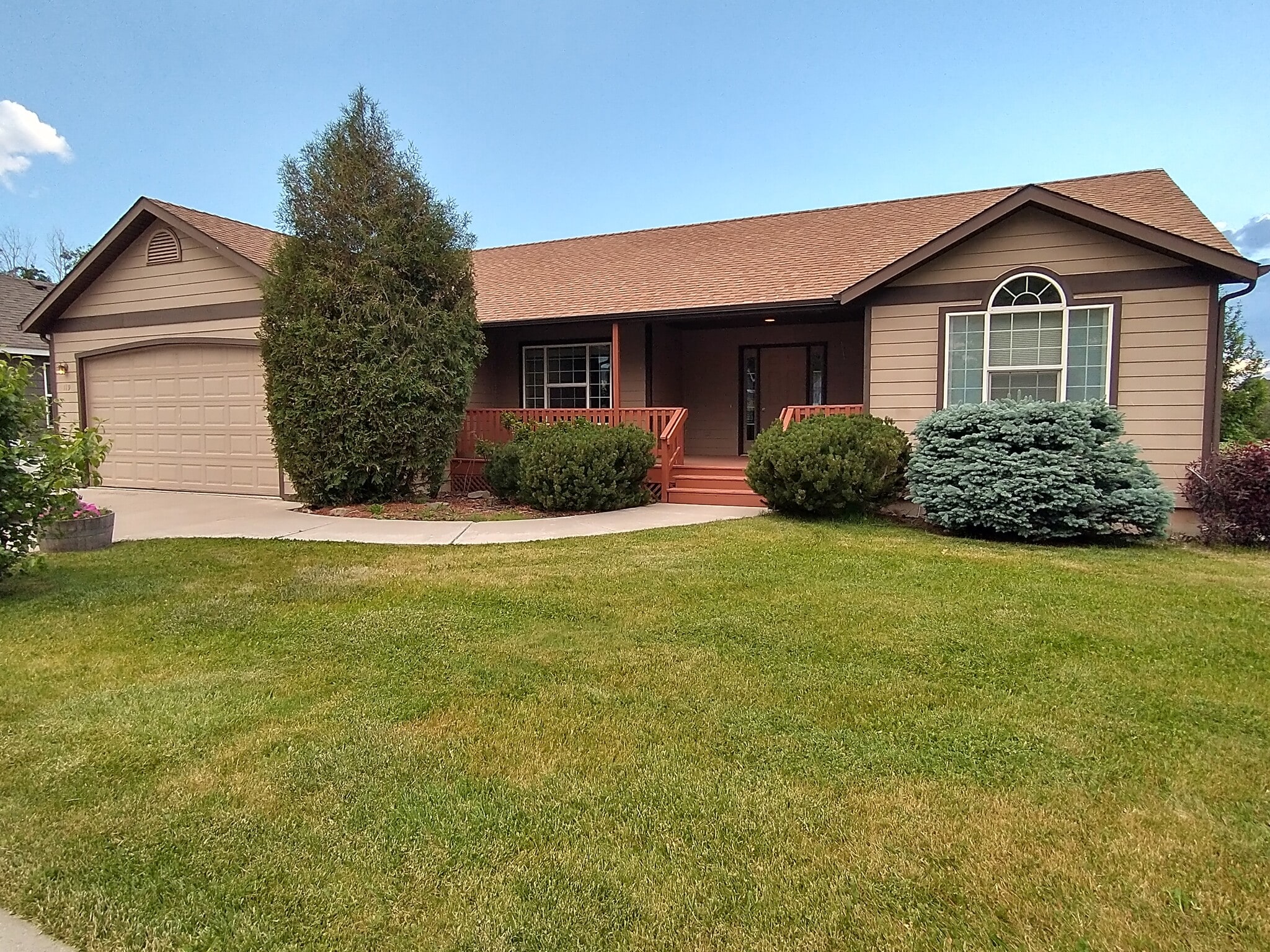Front of House - 119 Sanders Ave