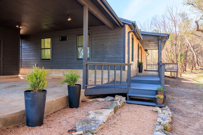 Building Photo - 708 El Viejo Camino
