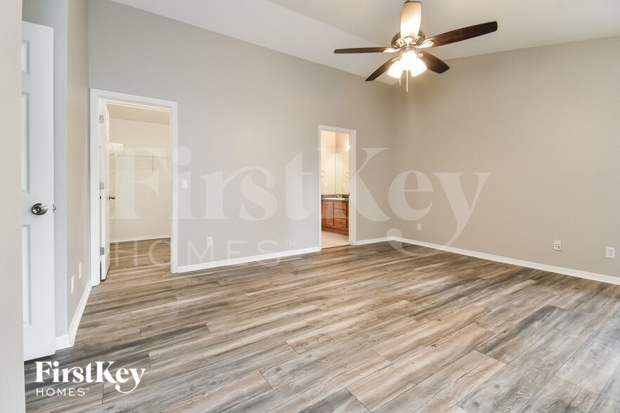 Building Photo - 707 Vía Milano