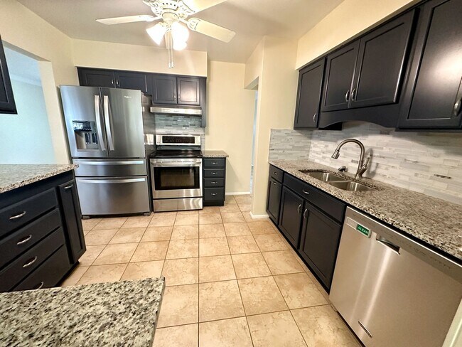 Building Photo - Limited-Time Offer: $500 Off Your First Month. Large Pool Home w/ Huge Yard, New Kitchen - Easy a...