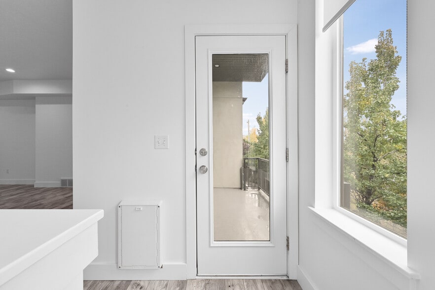 Building Photo - 315 W Reed Ave