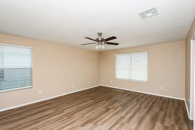 Building Photo - 7160 Little Mohican Dr