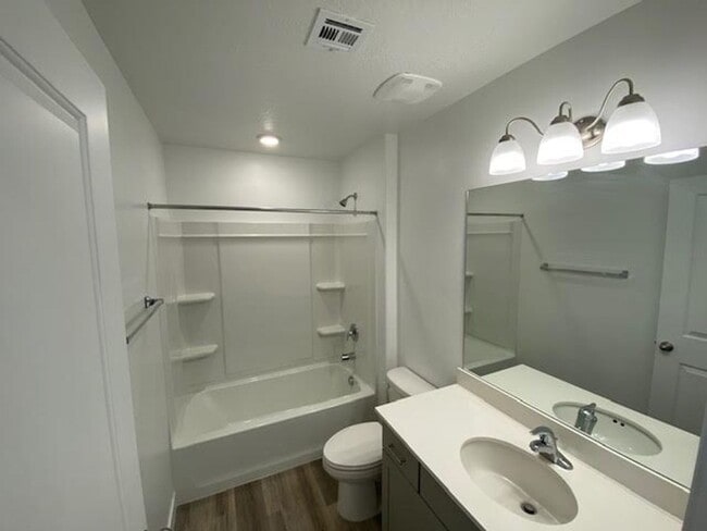 Building Photo - Coming Soon! 3 Bedroom 2 bath with Garage-...