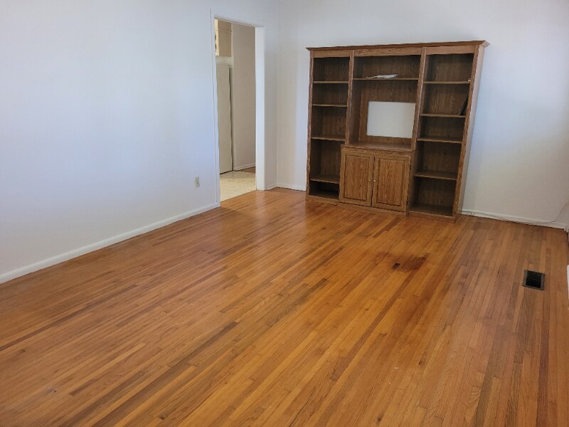 Building Photo - 704 Strozier Ln