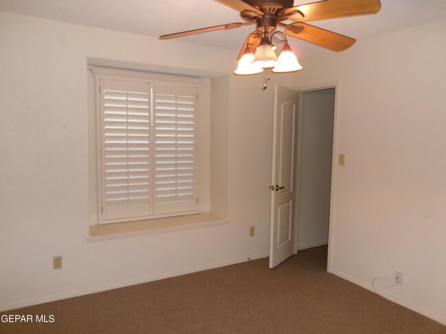 Building Photo - 7005 Black Ridge Dr