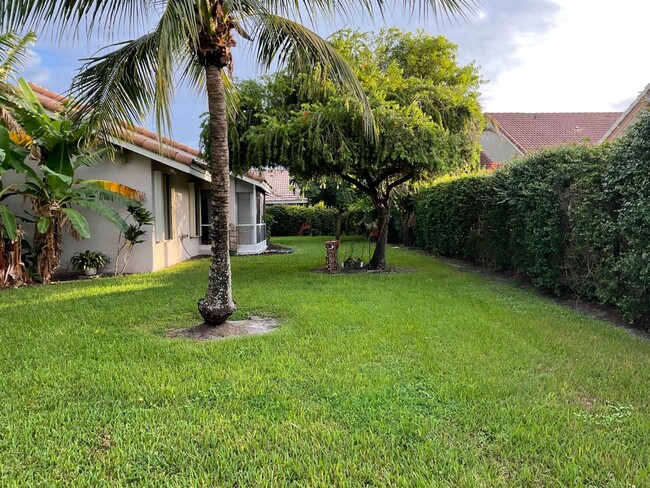 Building Photo - 12402 Dogleg Dr