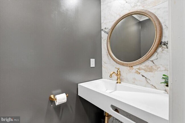 Building Photo - 9255 Bowers Brook Pl