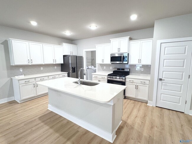 Building Photo - 7517 Doris Ruth Ln SE