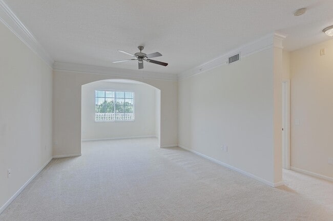 Building Photo - 9303 Myrtlewood Cir W