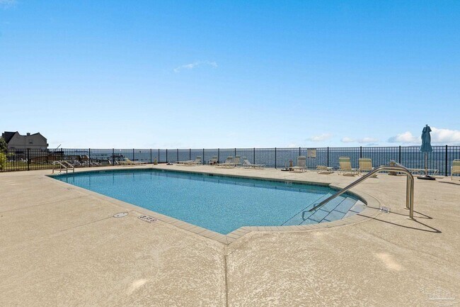 Building Photo - 825 Bayshore Dr