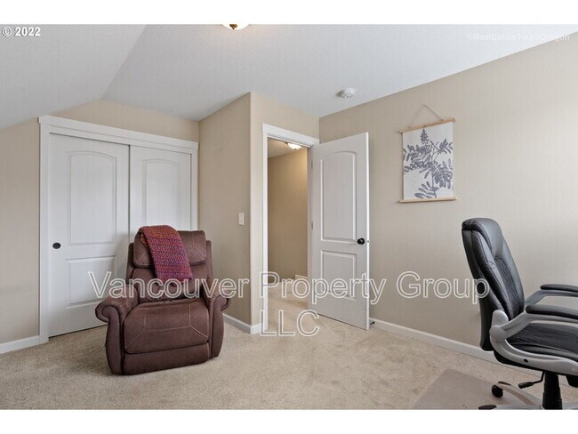 Building Photo - 2707 NE 131st Ct