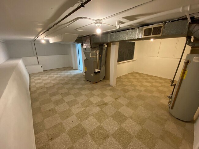 Building Photo - 2535 Avenue B